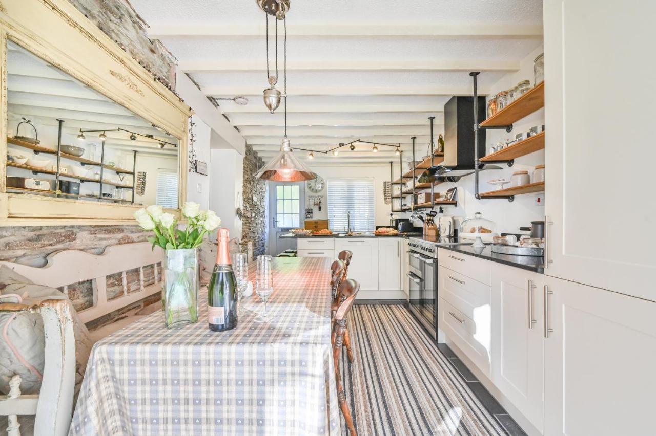 A Superb Bijou Retreat With Jacuzzi Near An Excellent Village Pub Єлвертон Екстер'єр фото
