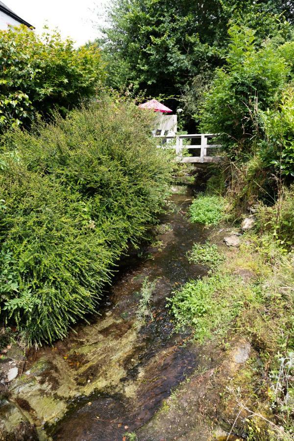 A Superb Bijou Retreat With Jacuzzi Near An Excellent Village Pub Єлвертон Екстер'єр фото